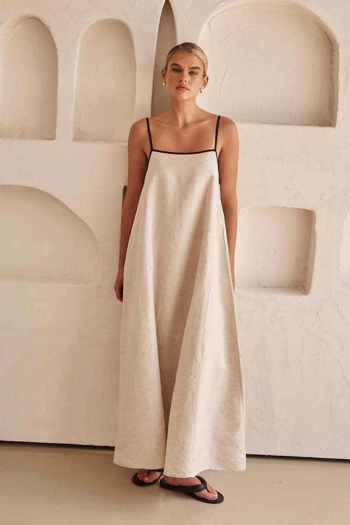 Amber — Robe Mariage Invitee Bretelles Spaghetti Maxi Creme Elegante