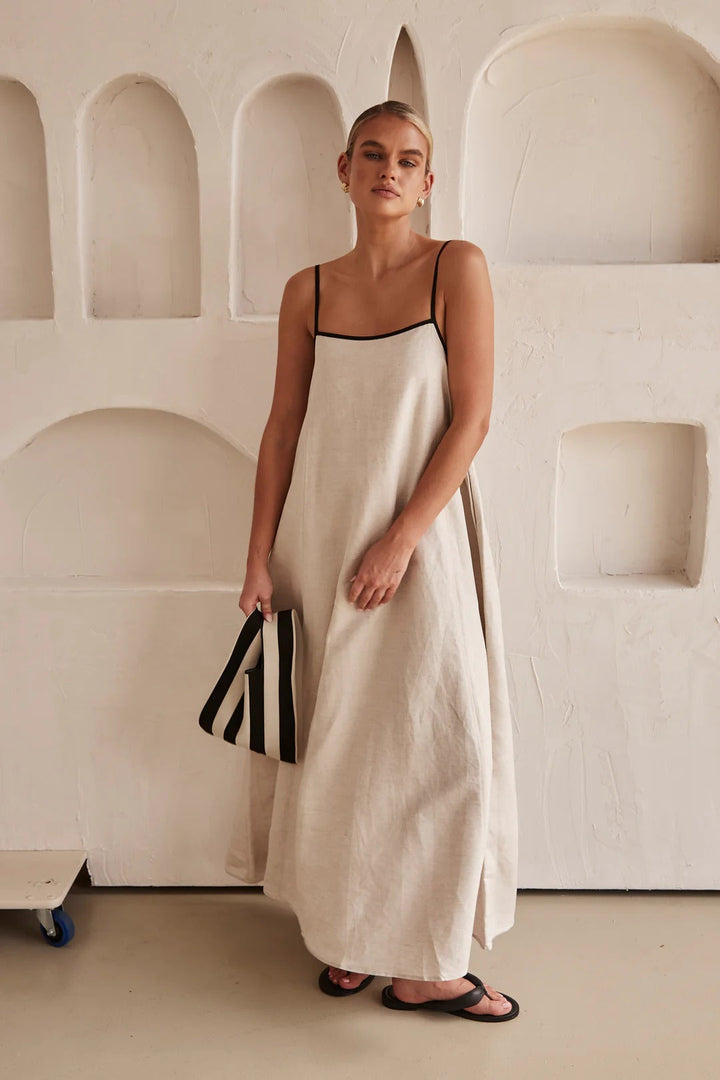 Amber — Robe Mariage Invitee Bretelles Spaghetti Maxi Creme Elegante