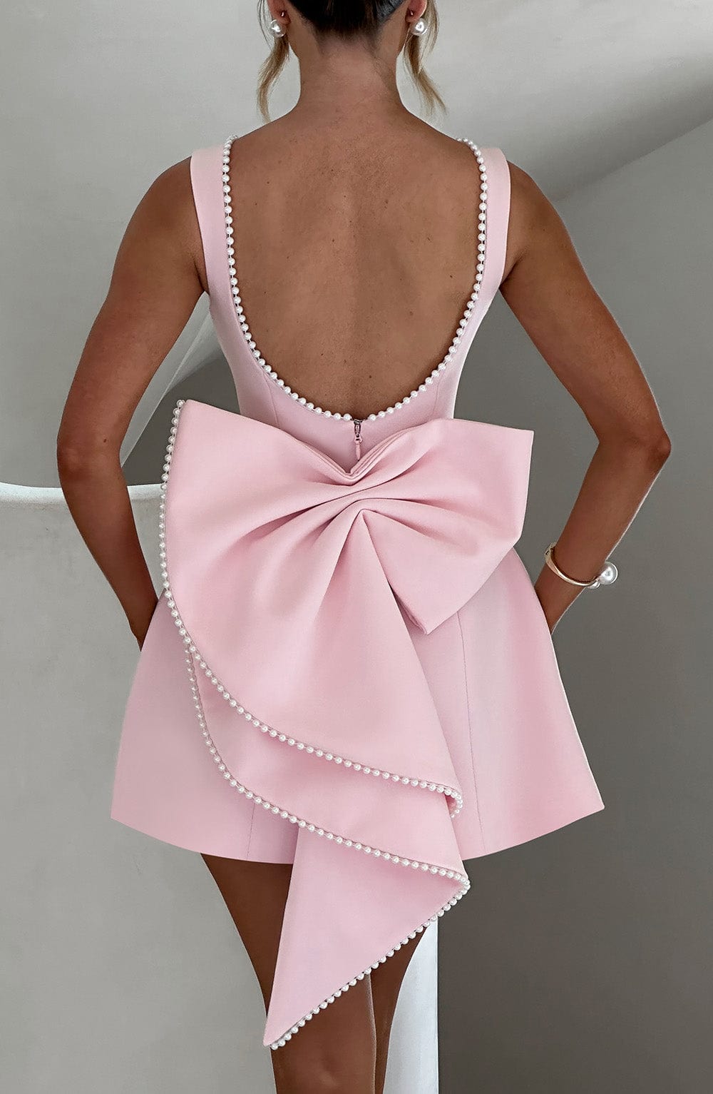 Kylie — Robe Mariage Invitee Mini Structuree Rose Noire Blanche