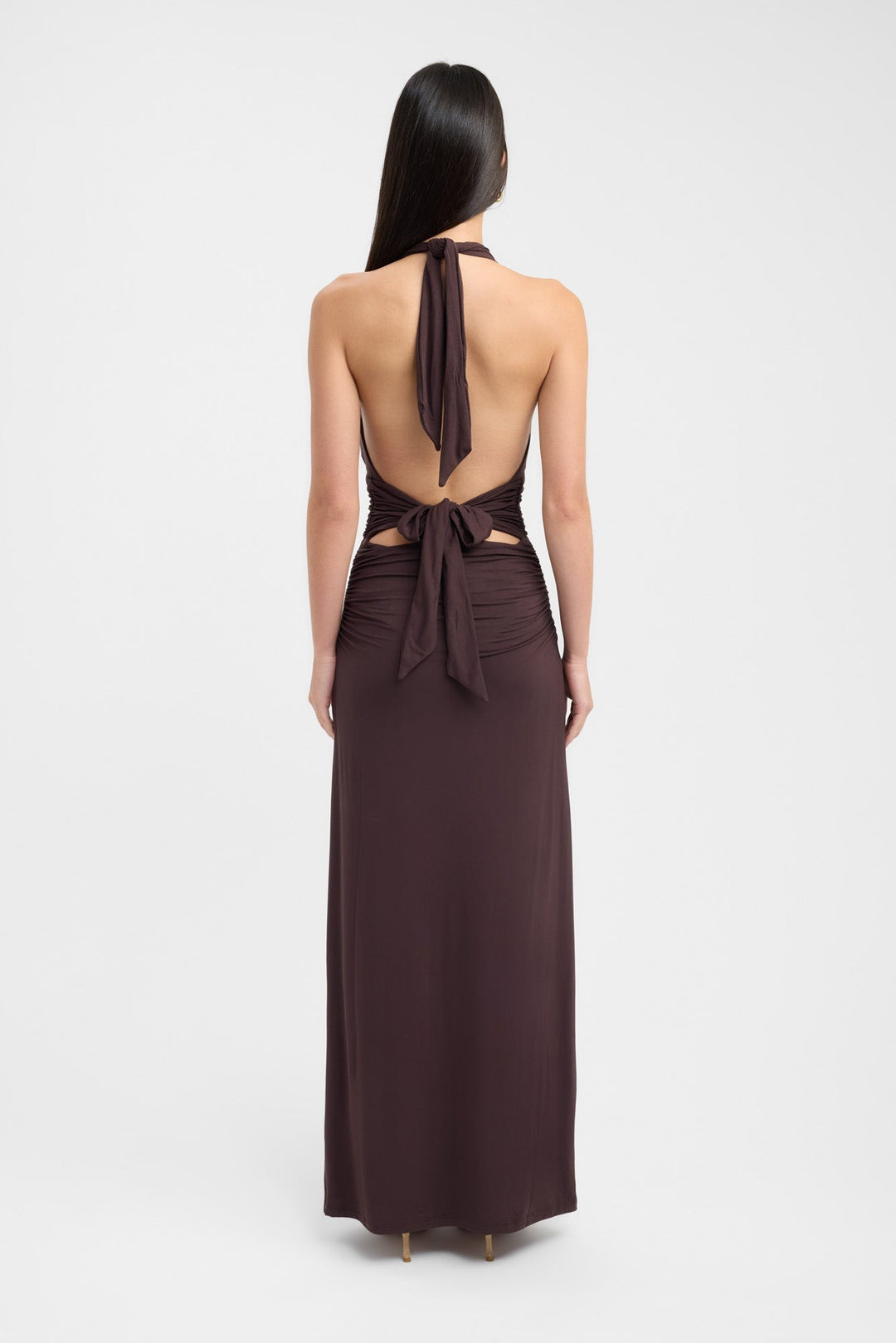 Serenya — Robe Maxi Elegante Noire Acajou Fonce Pour Prestige Sombre
