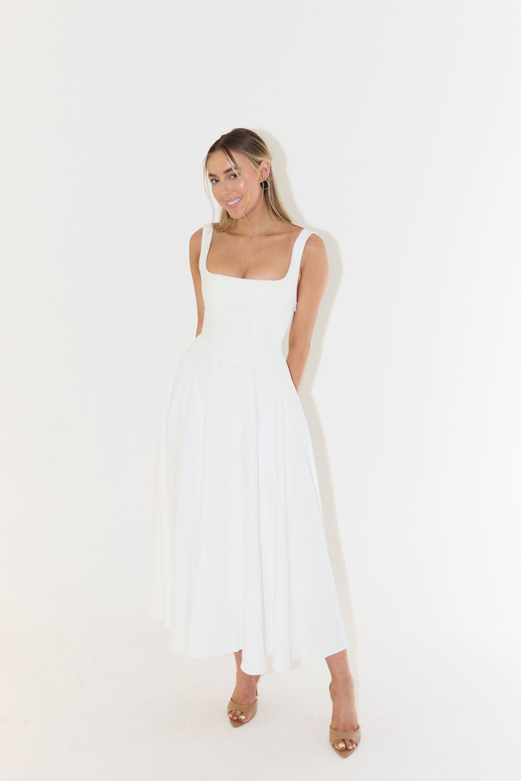 Penelope — Robe Midi Col Carre Ligne-A Sans Manches Verte Noire Blanche