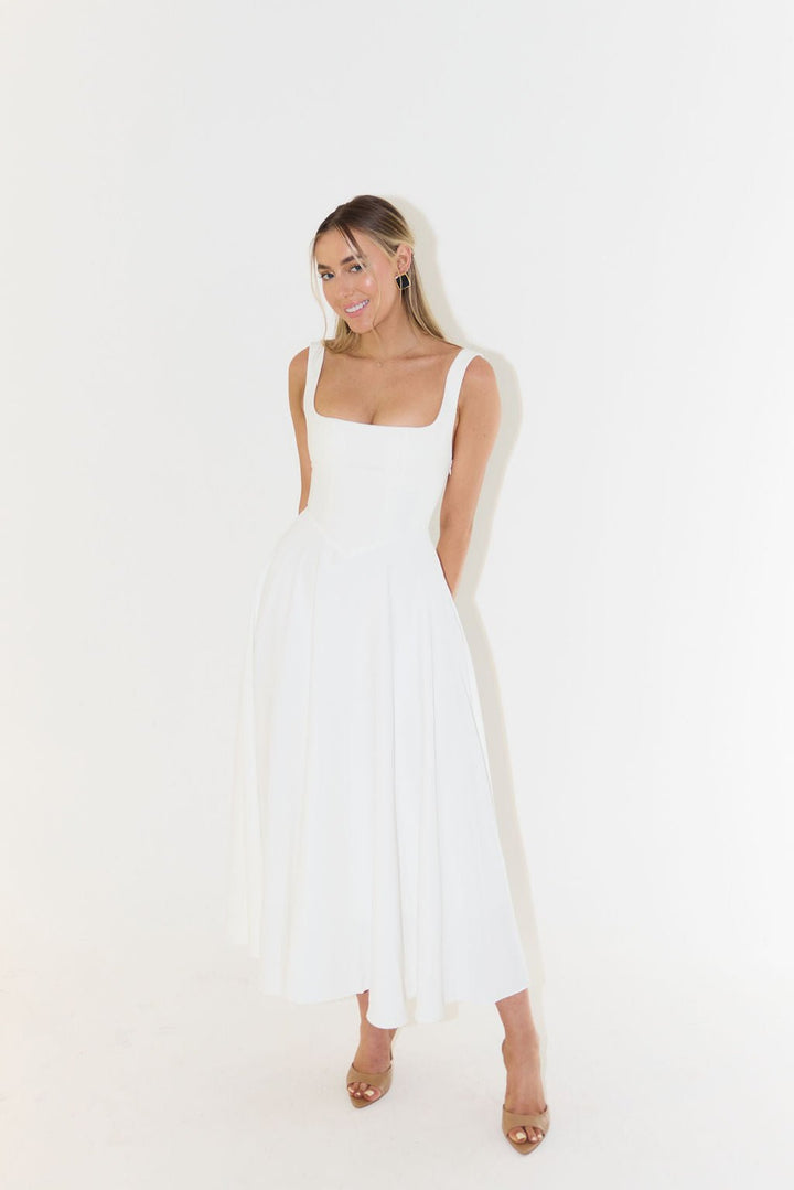 Penelope — Robe Midi Col Carre Ligne-A Sans Manches Verte Noire Blanche