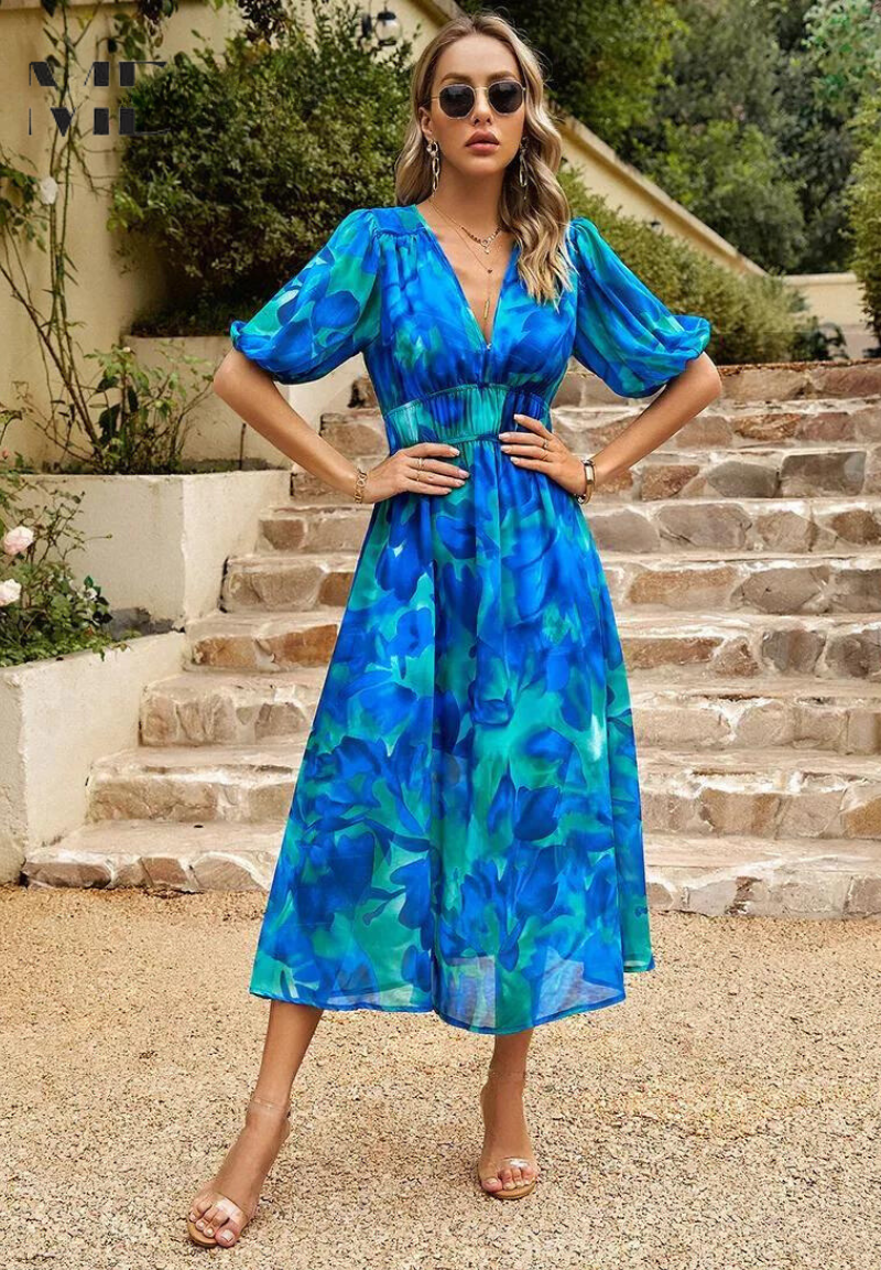 Jasmine — Robe Mariage Invitee Florale Col V Midi Bleue Rose Bleu Ciel