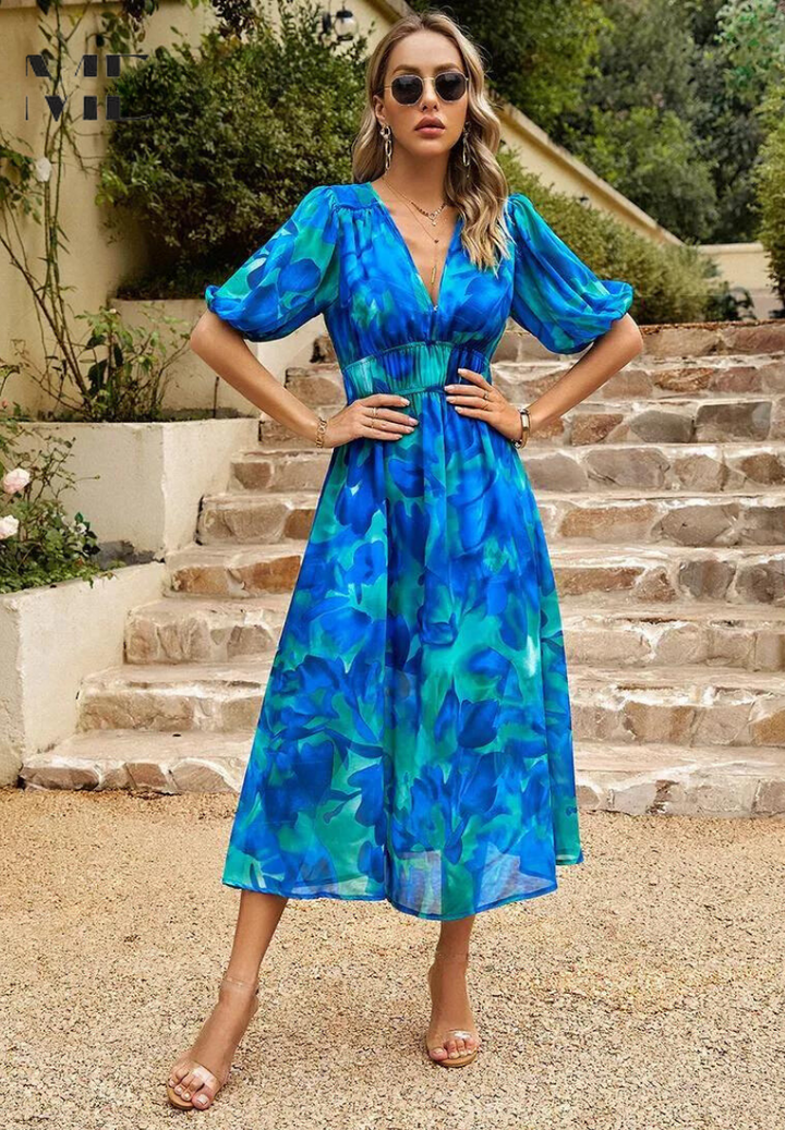 Jasmine — Robe Mariage Invitee Florale Col V Midi Bleue Rose Bleu Ciel