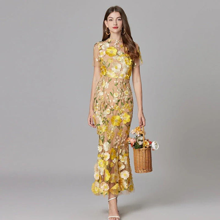 Scarlett — Robe Maxi Applique Florale Sans Manches Beige Jaune Rose Violette