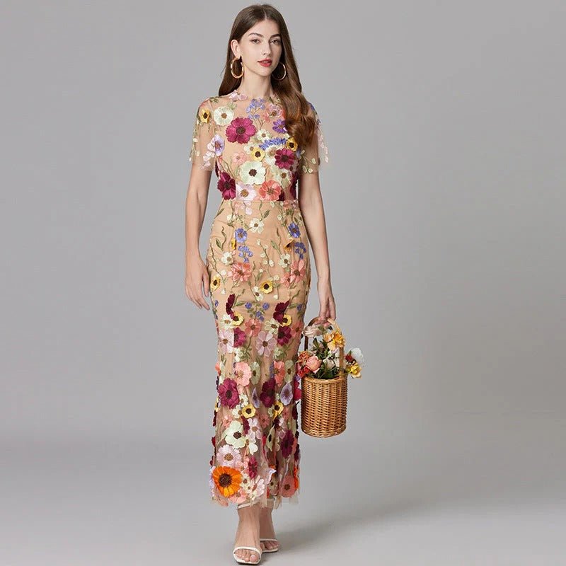 Scarlett — Robe Maxi Applique Florale Sans Manches Beige Jaune Rose Violette